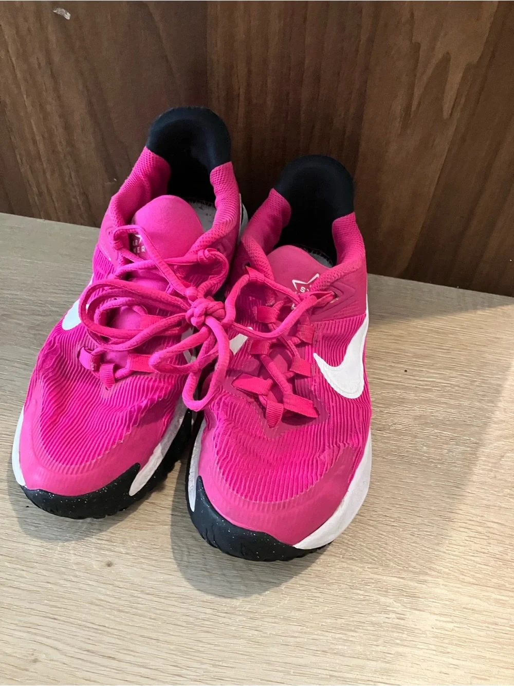 Nike Star Runner 4 Next Nature Girls Bright Pink Sneakers with White Swoosh - Picture 2 of 5